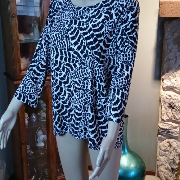 JM Collection Blouse - Picture 2 of 4